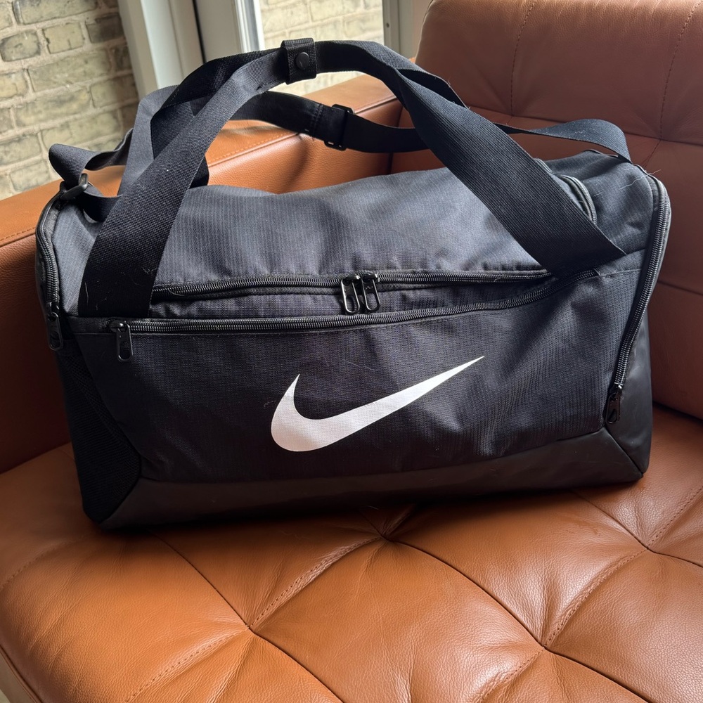 Nike Black Duffel Bag Swoosh Gym bag